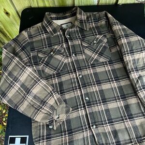 Legendary Whitetails Plaid Shirt Jacket — Black & Tan